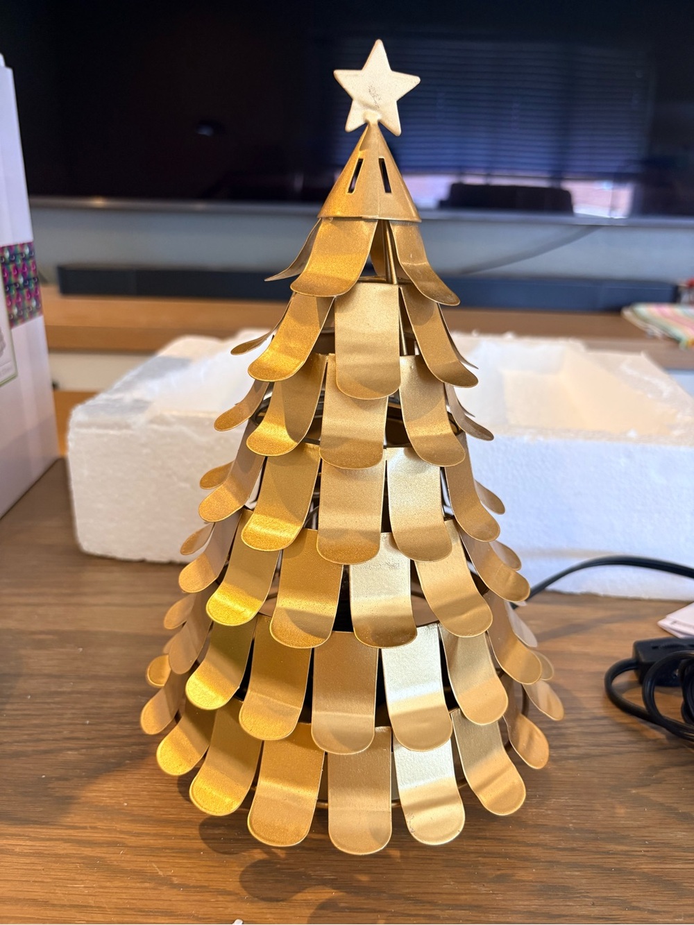 Scentsy Gold Christmas Tree Wax Warmer - “Treetops Glisten”